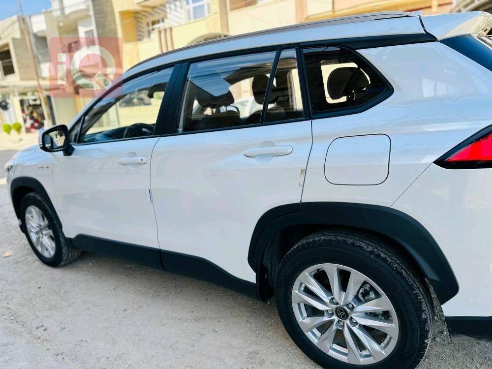 تۆیۆتا کۆرۆلا کرۆس